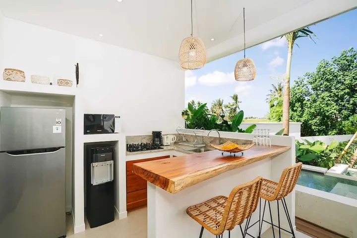 Переренан: Villa L at Seseh