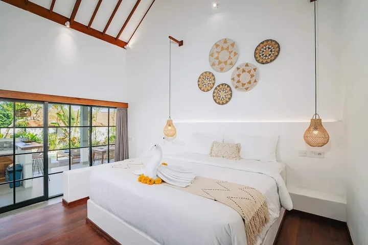 Переренан: Villa L at Seseh