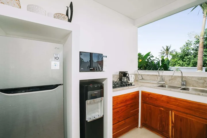 Переренан: Villa L at Seseh