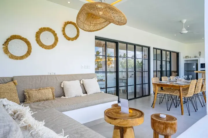 Переренан: Villa L at Seseh