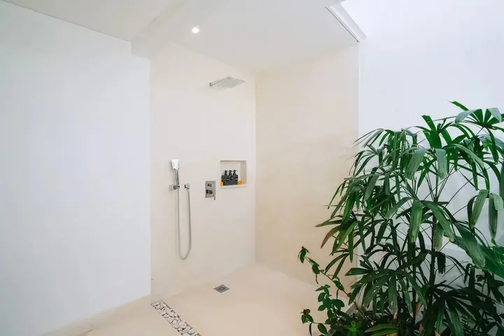 Переренан: Villa L at Seseh