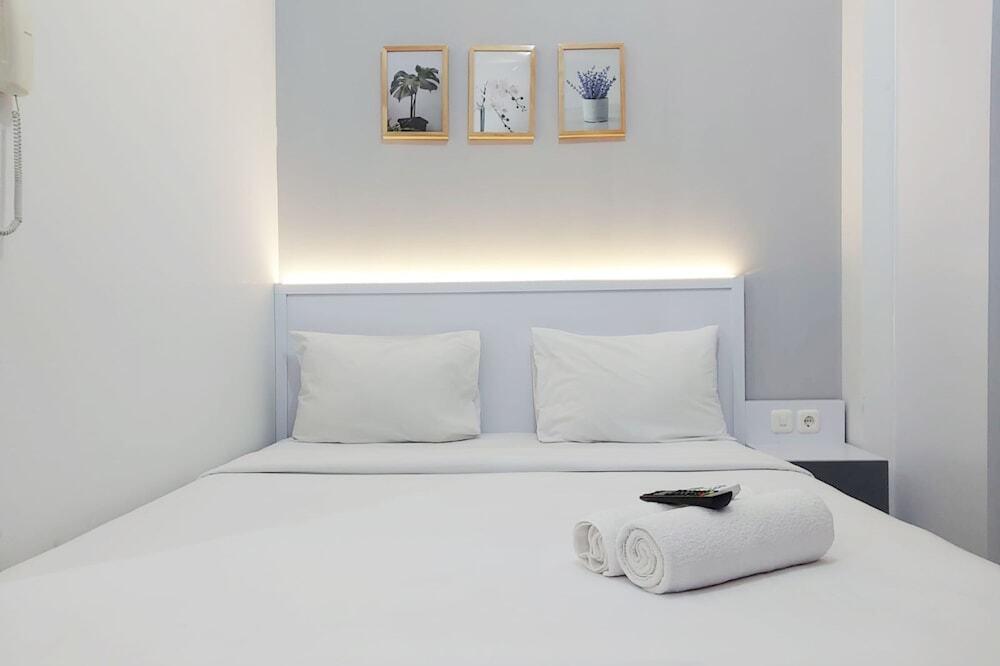Homey And Cozy Living Studio Taman Melati Sinduadi Apartment — фото 1