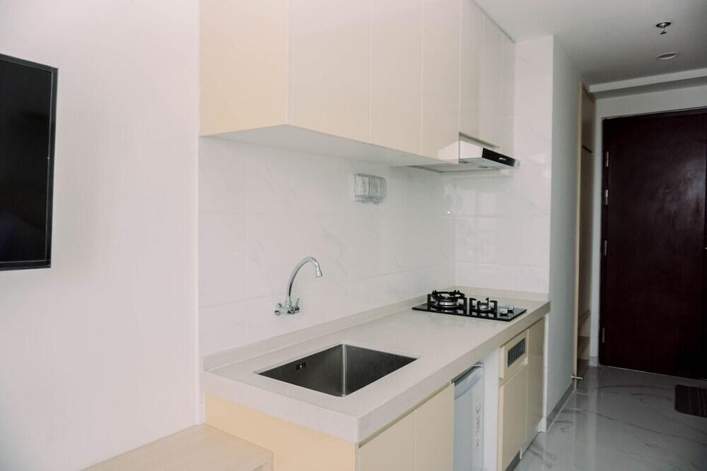 Legok: Cozy And Best Choice Studio Sky House Bsd Apartment