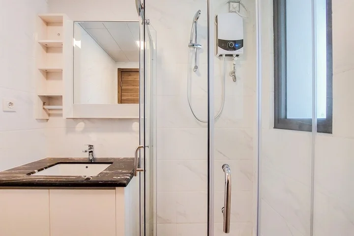 Legok: Comfort And Spacious 3Br At Sky House Bsd Apartment