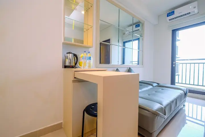 Simply Modern And Classic 2Br At Transpark Cibubur Apartment — фото 3