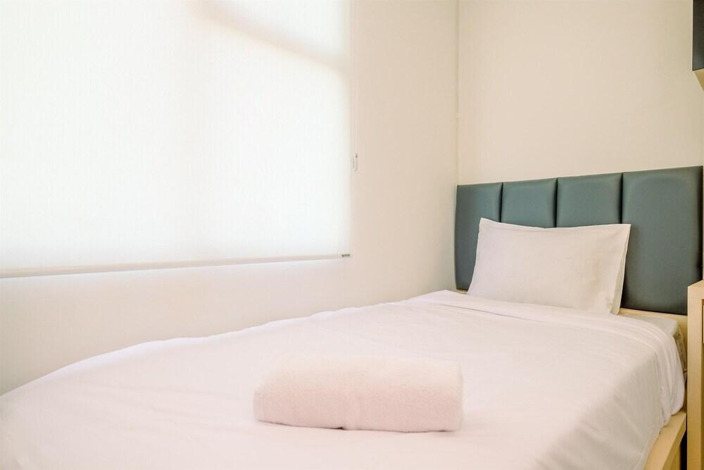Simply Modern And Classic 2Br At Transpark Cibubur Apartment — фото 5