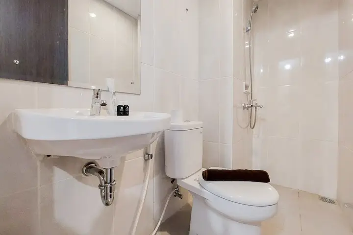 Simply Look And Warm 2Br At Serpong Garden Apartment — фото 6