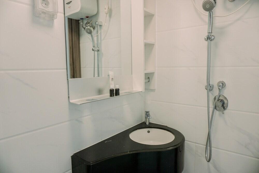 Legok: Simply And Enjoy Living Studio Sky House Bsd Apartment