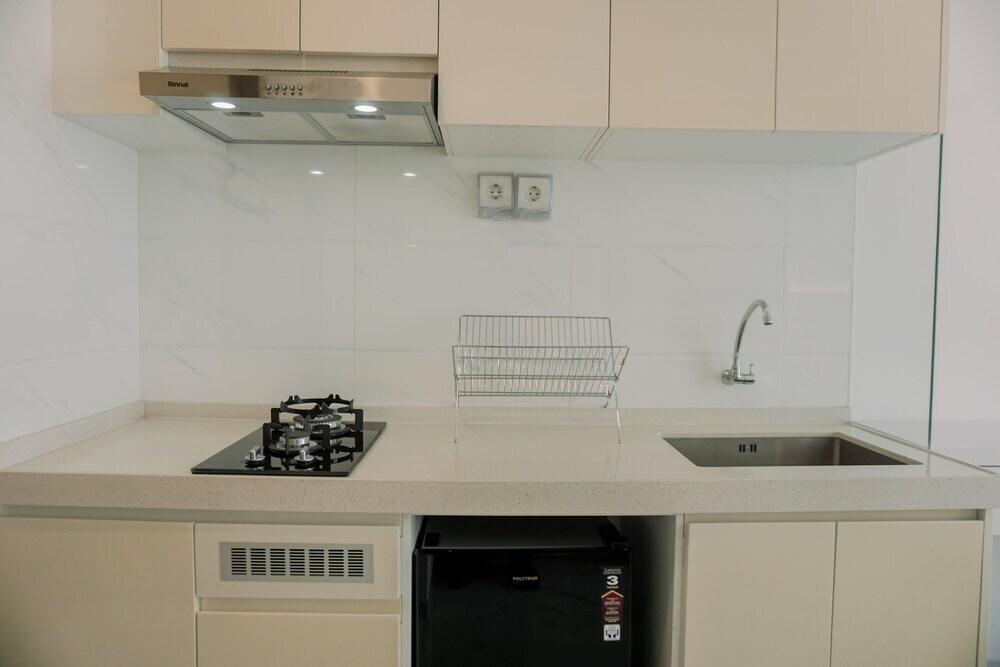 Legok: Simply And Enjoy Living Studio Sky House Bsd Apartment