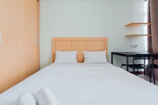 Legok: Warm And Simply Look Studio Apartment At B Residence
