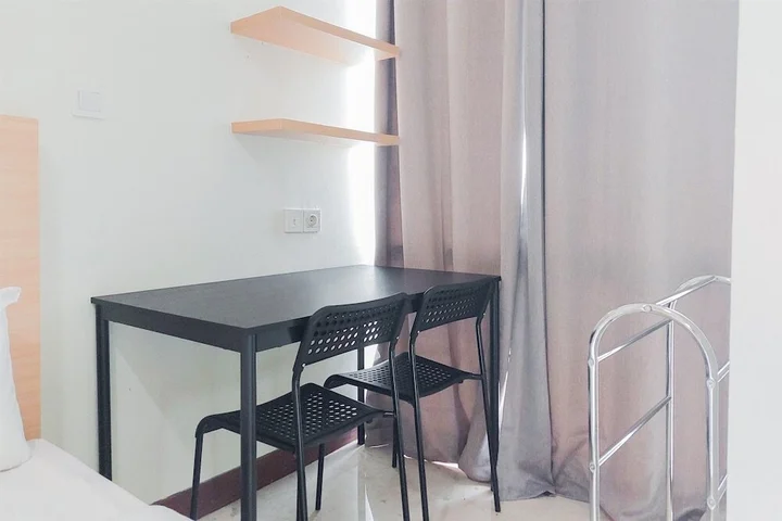 Legok: Warm And Simply Look Studio Apartment At B Residence