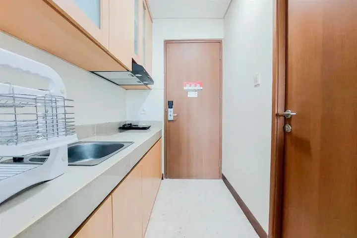 Legok: Warm And Simply Look Studio Apartment At B Residence