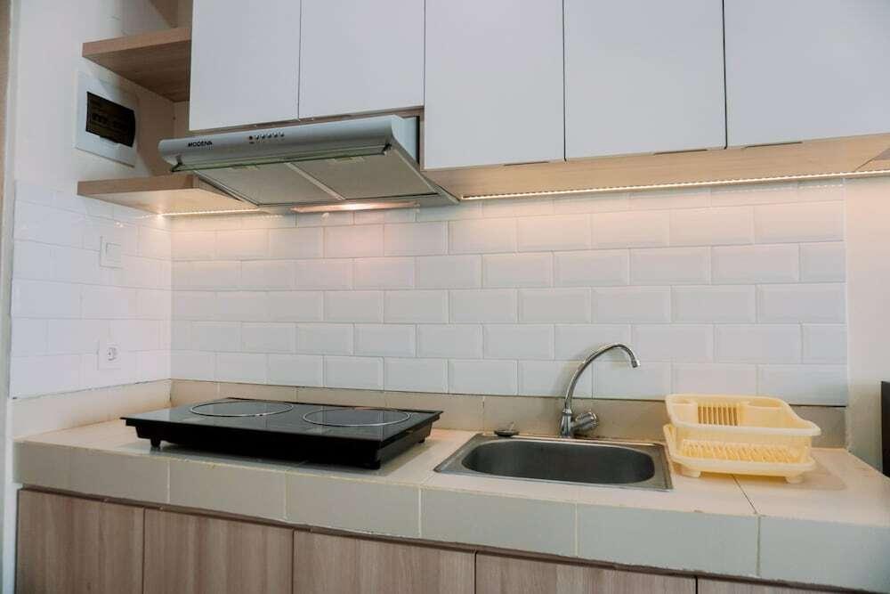 Legok: Homey Living And Comfy Studio Apartment At B Residence