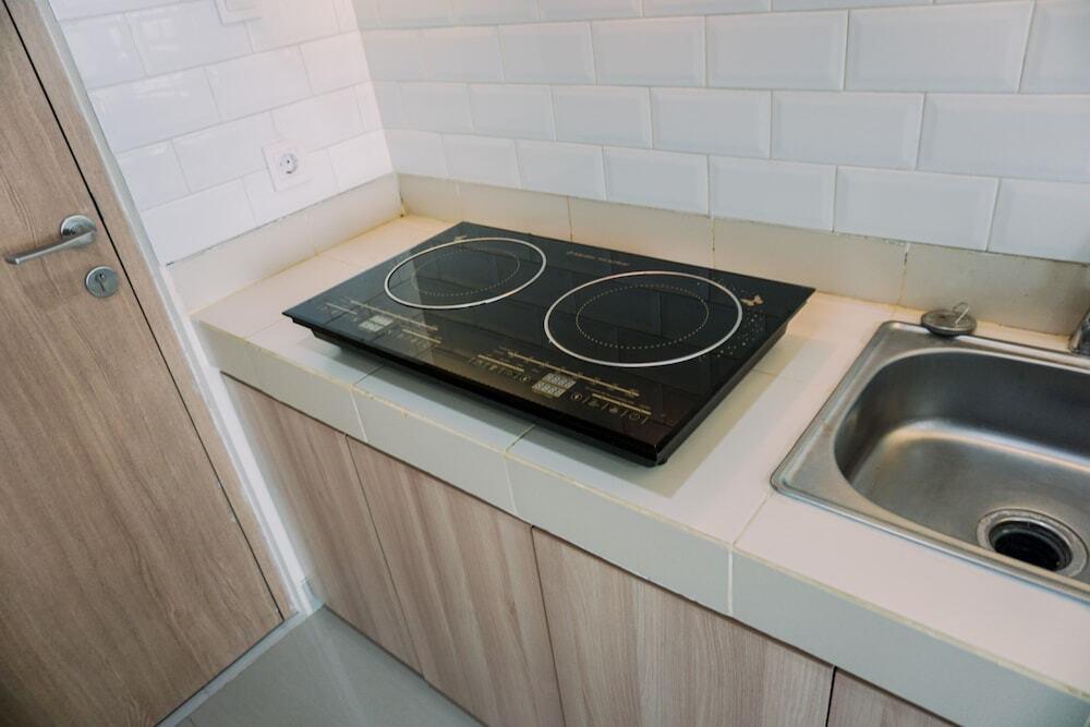 Legok: Homey Living And Comfy Studio Apartment At B Residence