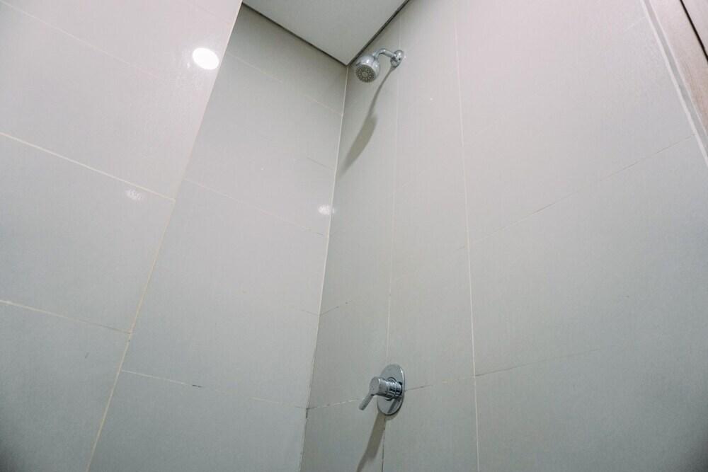 Legok: Homey Living And Comfy Studio Apartment At B Residence