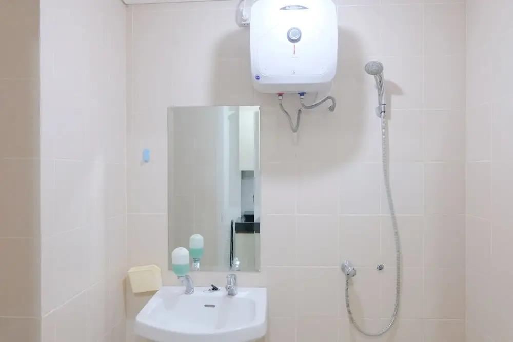 Бандунг: Modern Classic Studio At Apartment Parahyangan Residence