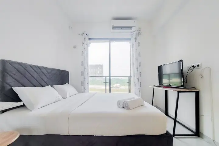 Fully Furnished With Cozy Studio Sky House Bsd Apartment — фото 3