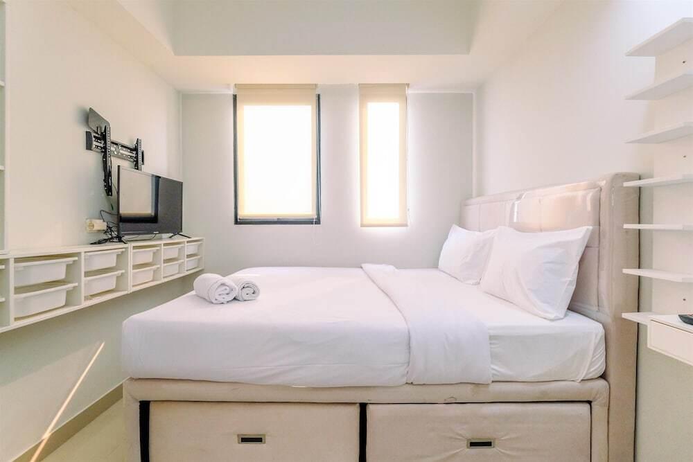 Nice And Comfortable 1Br Evenciio Margonda Apartment — фото 2
