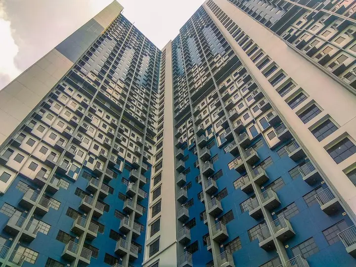Nice And Comfortable 1Br Evenciio Margonda Apartment — фото 1