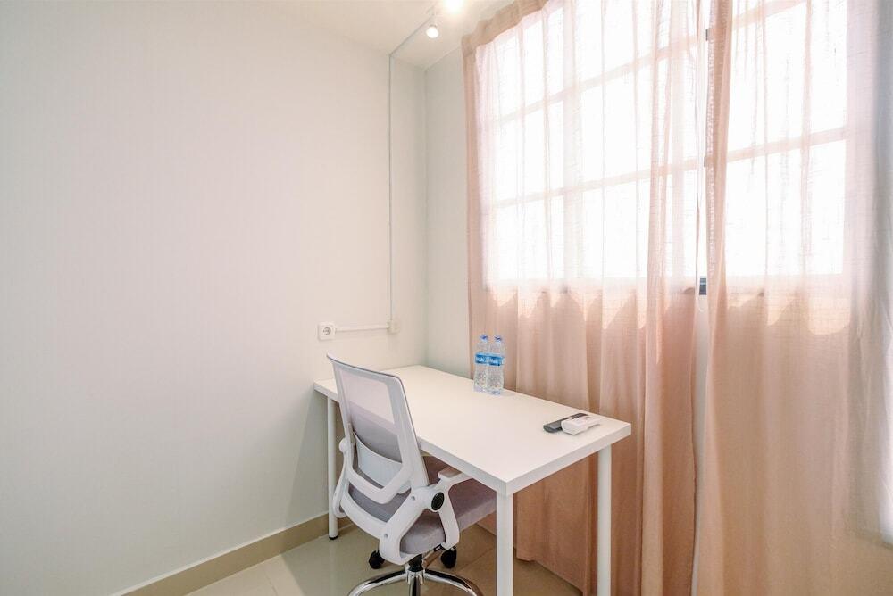 Simply Look Studio At Evenciio Margonda Apartment — фото 4