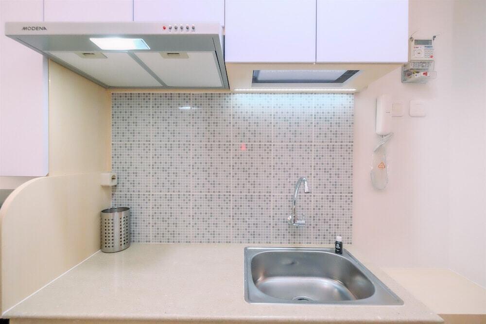 Депок: Simply Look Studio At Evenciio Margonda Apartment