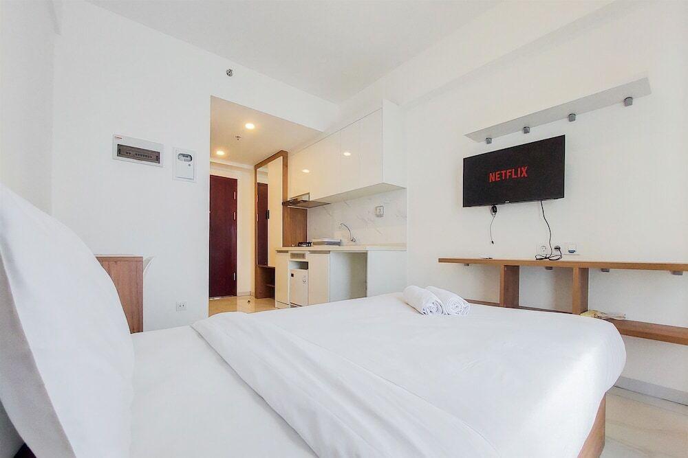 New And Comfy Studio Sky House Alam Sutera Apartment — фото 4