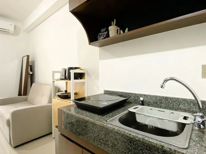 Депок: Good Choice And Homey Studio Transpark Cibubur Apartment