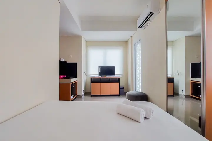Legok: Homey And Comfort Studio Apartment At B Residence