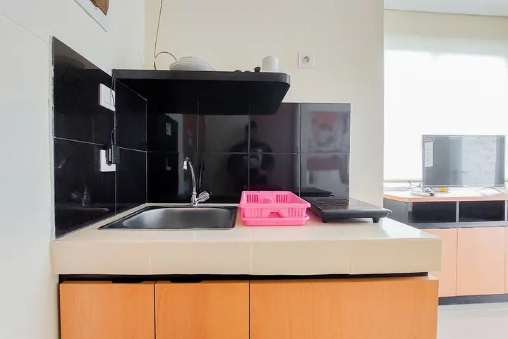 Legok: Homey And Comfort Studio Apartment At B Residence