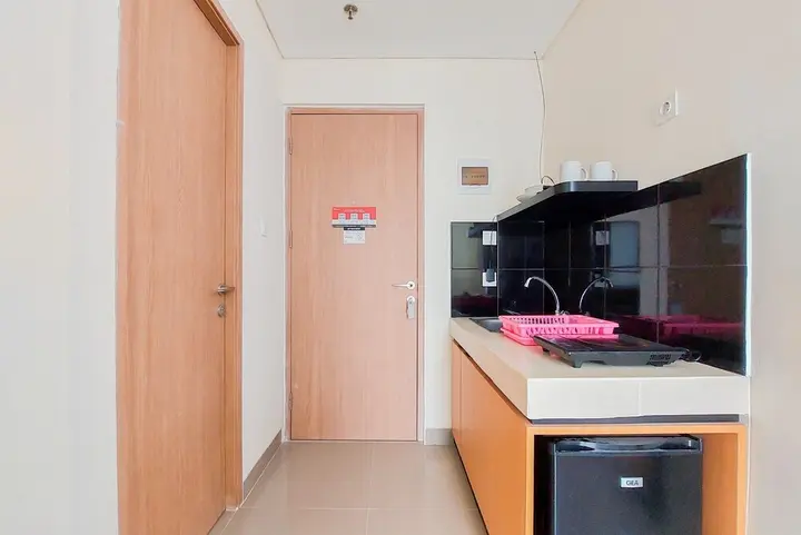 Legok: Homey And Comfort Studio Apartment At B Residence