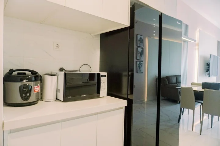 Legok: Homey And Spacious 3Br At Sky House Bsd Apartment