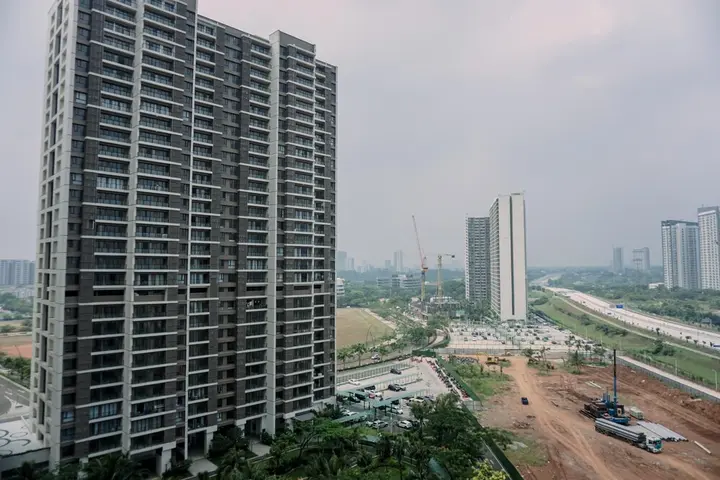 Legok: Homey And Spacious 3Br At Sky House Bsd Apartment