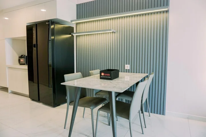 Legok: Homey And Spacious 3Br At Sky House Bsd Apartment