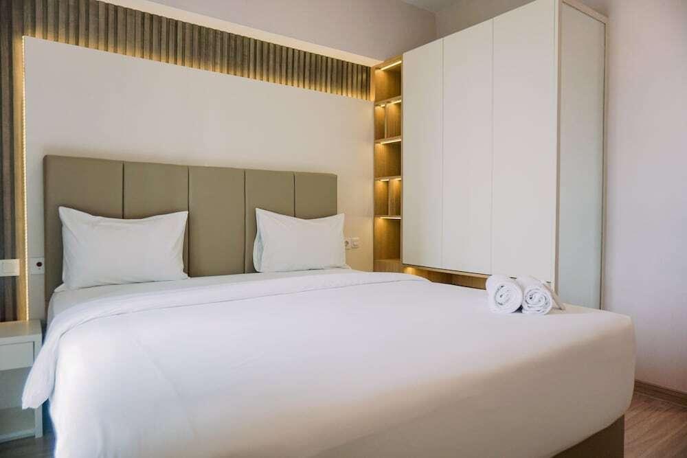 Legok: Homey And Spacious 3Br At Sky House Bsd Apartment