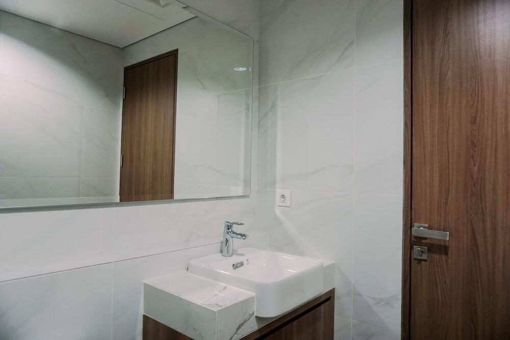 Тангеранг: Wonderful And Homey 1Br The Smith Alam Sutera Apartment
