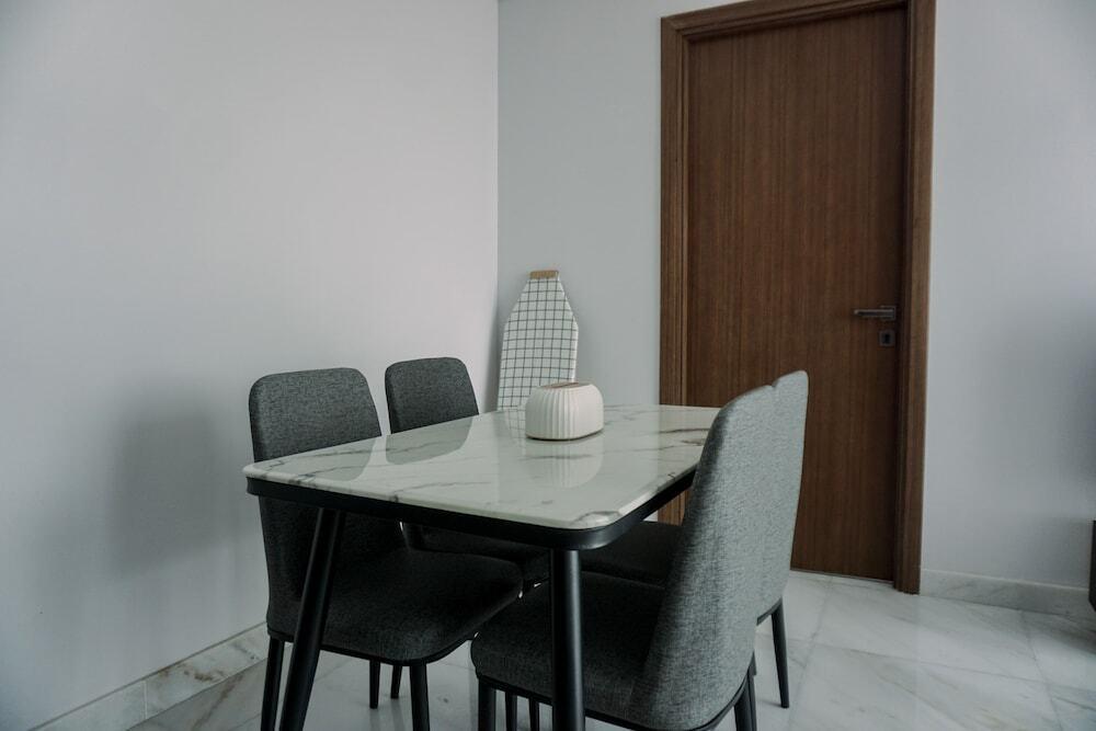 Тангеранг: Wonderful And Homey 1Br The Smith Alam Sutera Apartment