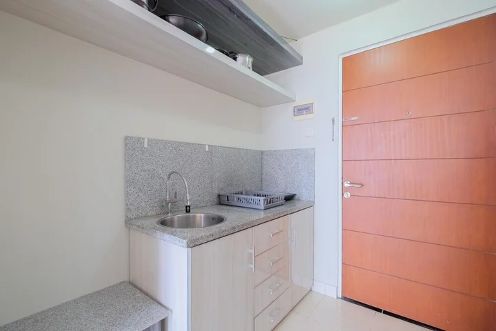 Депок: Homey And Warm Studio Room At Taman Melati Margonda Apartment