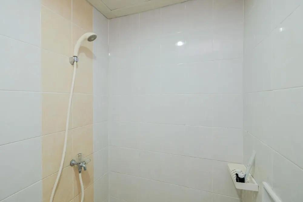 Депок: Homey And Warm Studio Room At Taman Melati Margonda Apartment