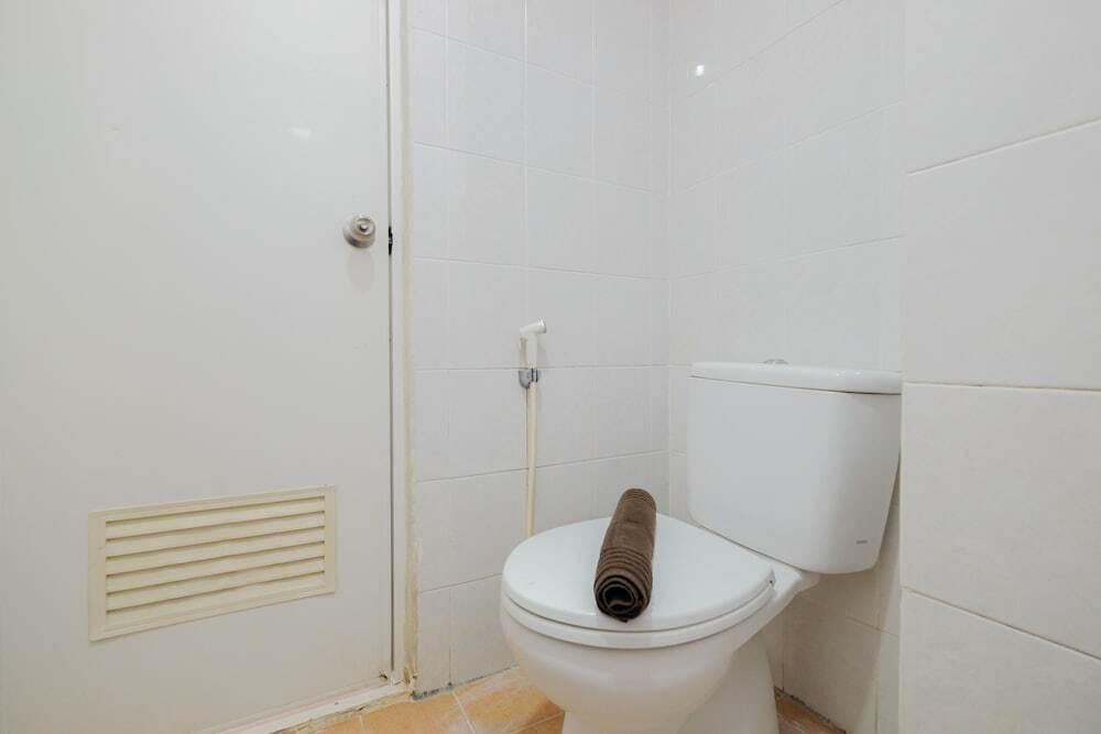 Депок: Homey And Warm Studio Room At Taman Melati Margonda Apartment