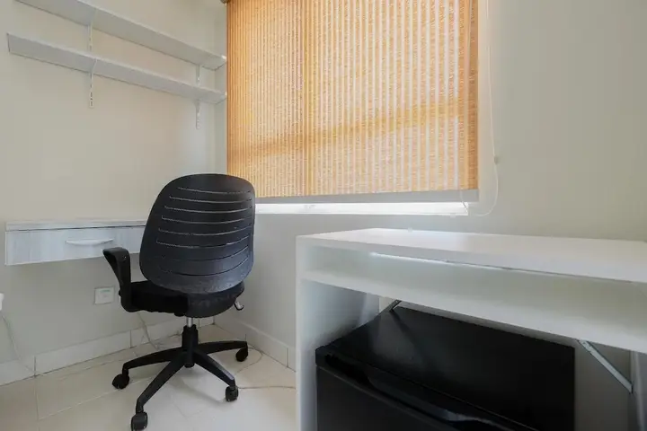 Homey And Warm Studio Room At Taman Melati Margonda Apartment — фото 4