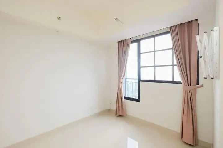 Minimalist 1Br With Extra Room At Evenciio Margonda Apartment — фото 6