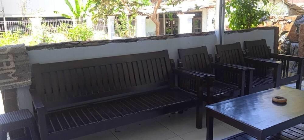 Кебумен: OYO 93025 Surya Abadi Homestay Syariah Near alun alun kota gombong