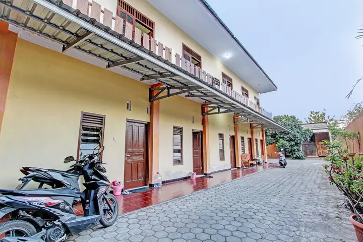 SPOT ON 93007 Guest House Lestari — фото 1