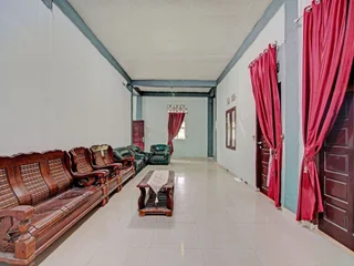 Пеканбару: SPOT ON 92914 Meranti HomestayNearJembatan Siak