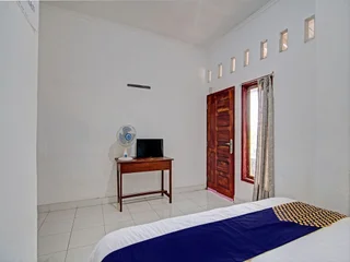Пеканбару: SPOT ON 92914 Meranti HomestayNearJembatan Siak