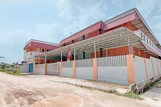 Пеканбару: OYO 92924 Kalista Guest House Syariah