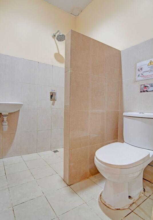 Пеканбару: OYO 92924 Kalista Guest House Syariah