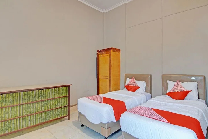 Пеканбару: OYO 92924 Kalista Guest House Syariah