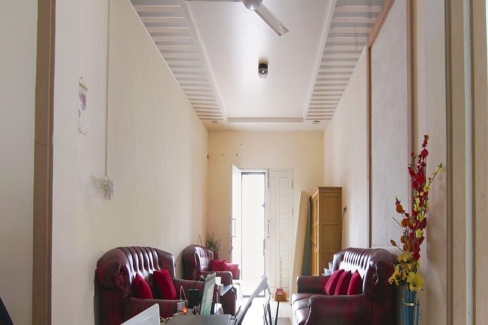 Пеканбару: OYO 92924 Kalista Guest House Syariah