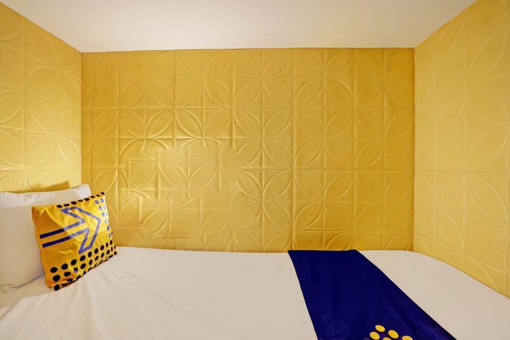 Сурабая: SPOT ON 92980 Luxury Capsule Homestay